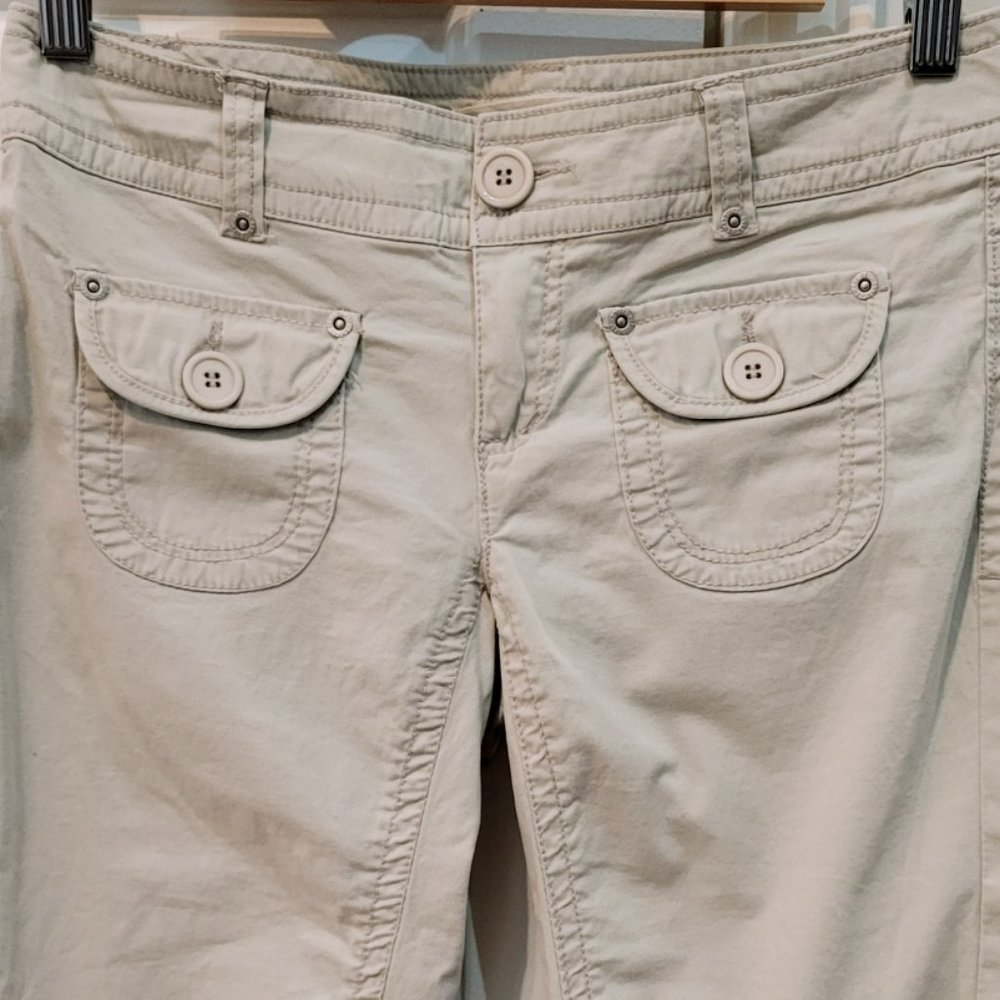 Ladies Capri's/Cropped - Picture 2 of 7